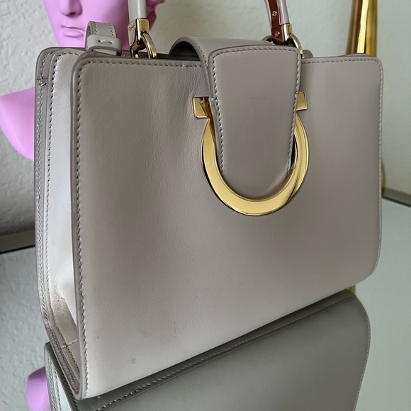 Salvatore Ferragamo Handbag - Picture 2 of 8
